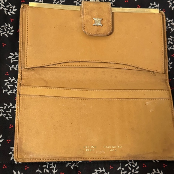 Vintage Celine Macadam - Ladies long wallet in beige. Kiss lock. Snap front. - Picture 6 of 16